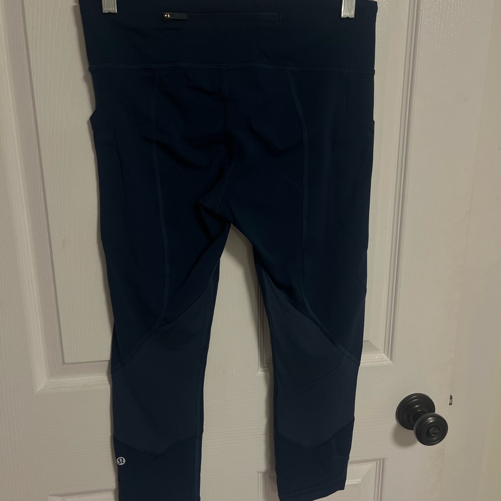 Lululemon Navy Blue Cropped Leggings